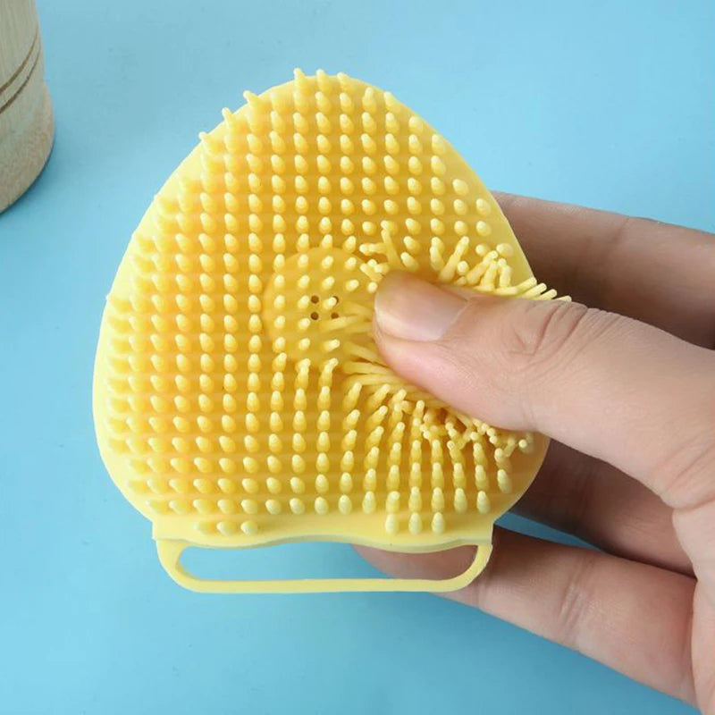 Pet bath gloves with safety silicone bristles, shown massaging a dog’s fur.