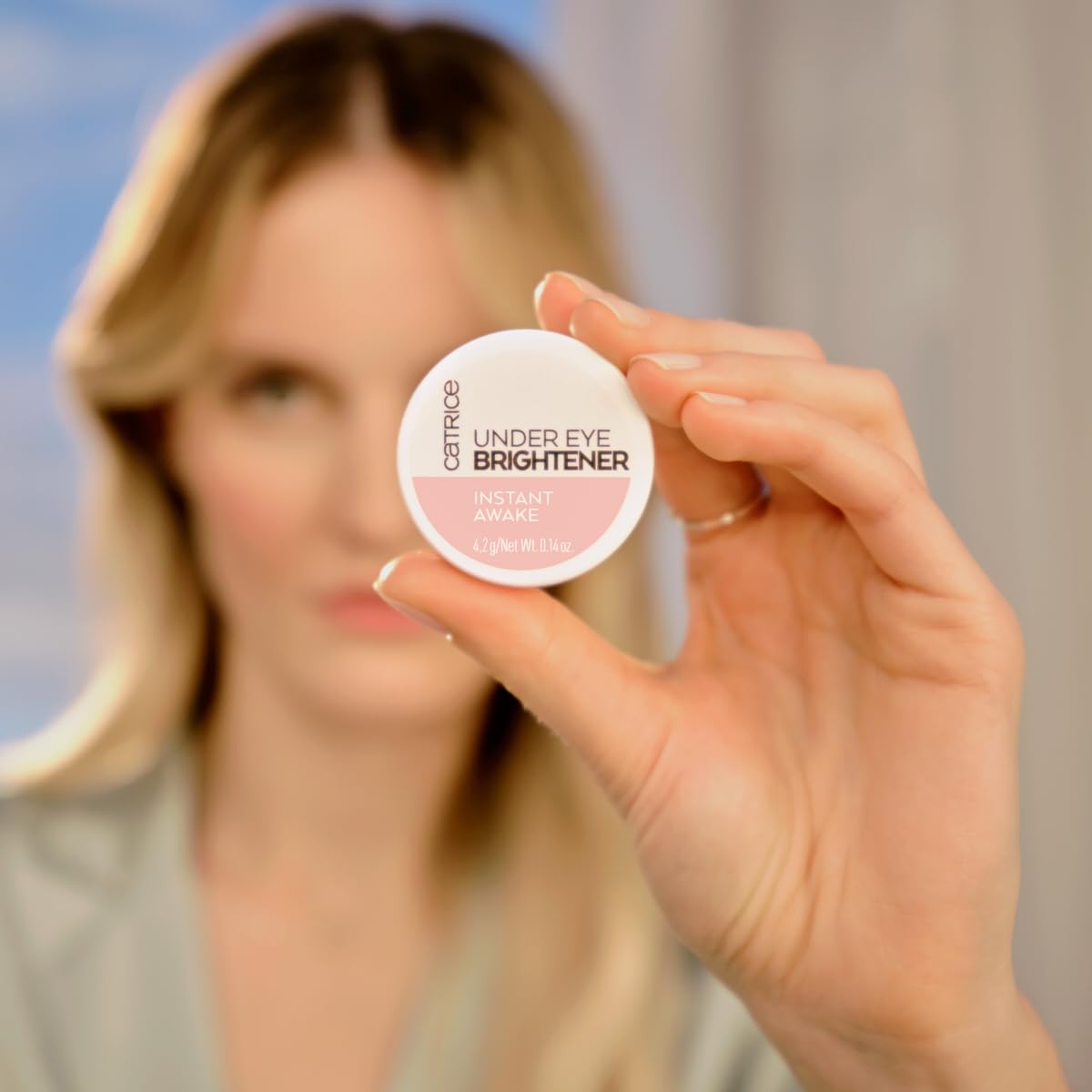 Catrice | Under Eye Brightener | Conceal & Brighten Dark Circles | With Hyaluronic Acid & Shea Butter | Vegan, Cruelty Free & Paraben Free