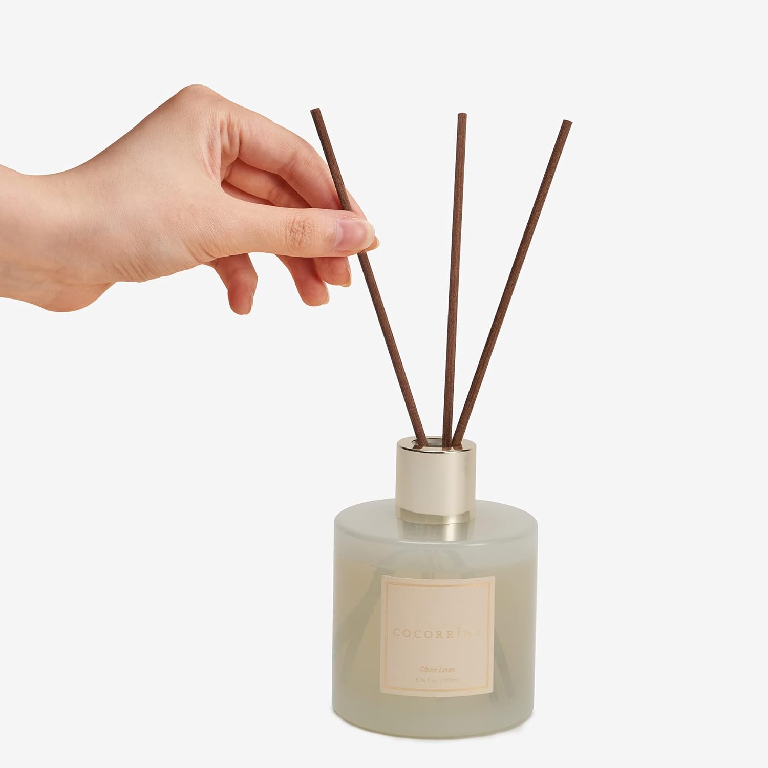 Cocorrína Reed Diffuser Set, 6.7 oz Clean Linen Scented Diffuser with Sticks Home Fragrance Reed Diffuser for Bathroom Shelf Decor