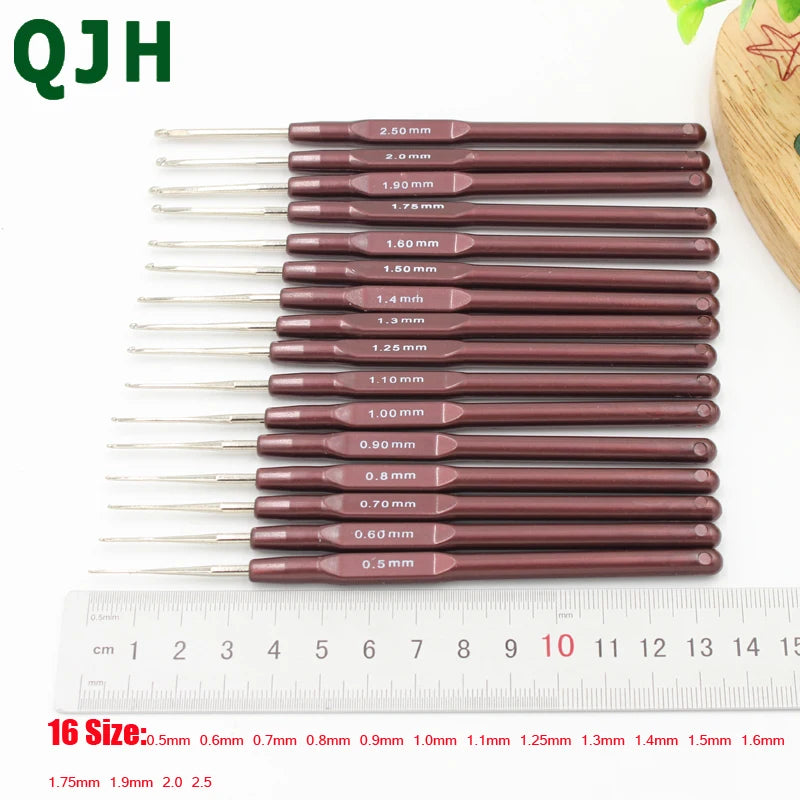 QJH Crochet Hook Set of 16 Plastic Handle Crochet Hooks Handle Knitting Needles Set Crochetings Knittings 0.5mm-2.5mm