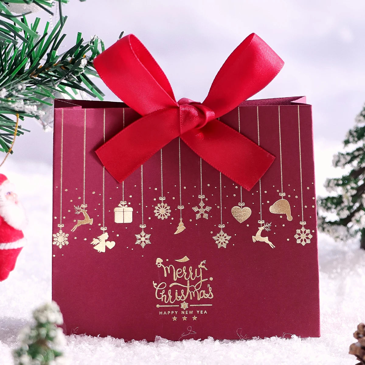 10-Piece Christmas Gift Box with Bow, Santa Claus Sleigh and Reindeer Pattern, Holiday Candy Gift Bags, Suitable for Holiday Parties