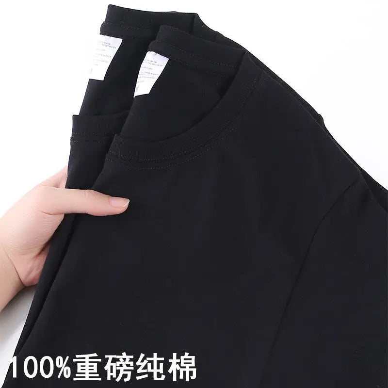 Summer cotton T-shirt for both men and women, with a minimalist and modern design.
