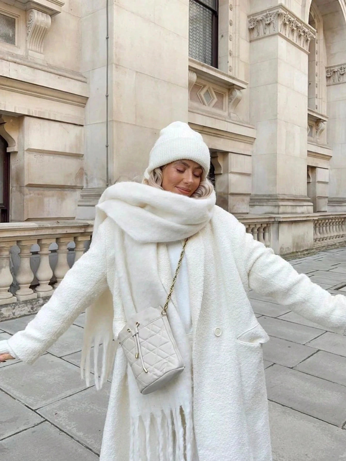 Winter Scarf Women Luxury Autumn Winter Cashmere Scarf Thickened Warm Shawl Classic Tassels Fluffy Scarf Solid Color Soft Shawl