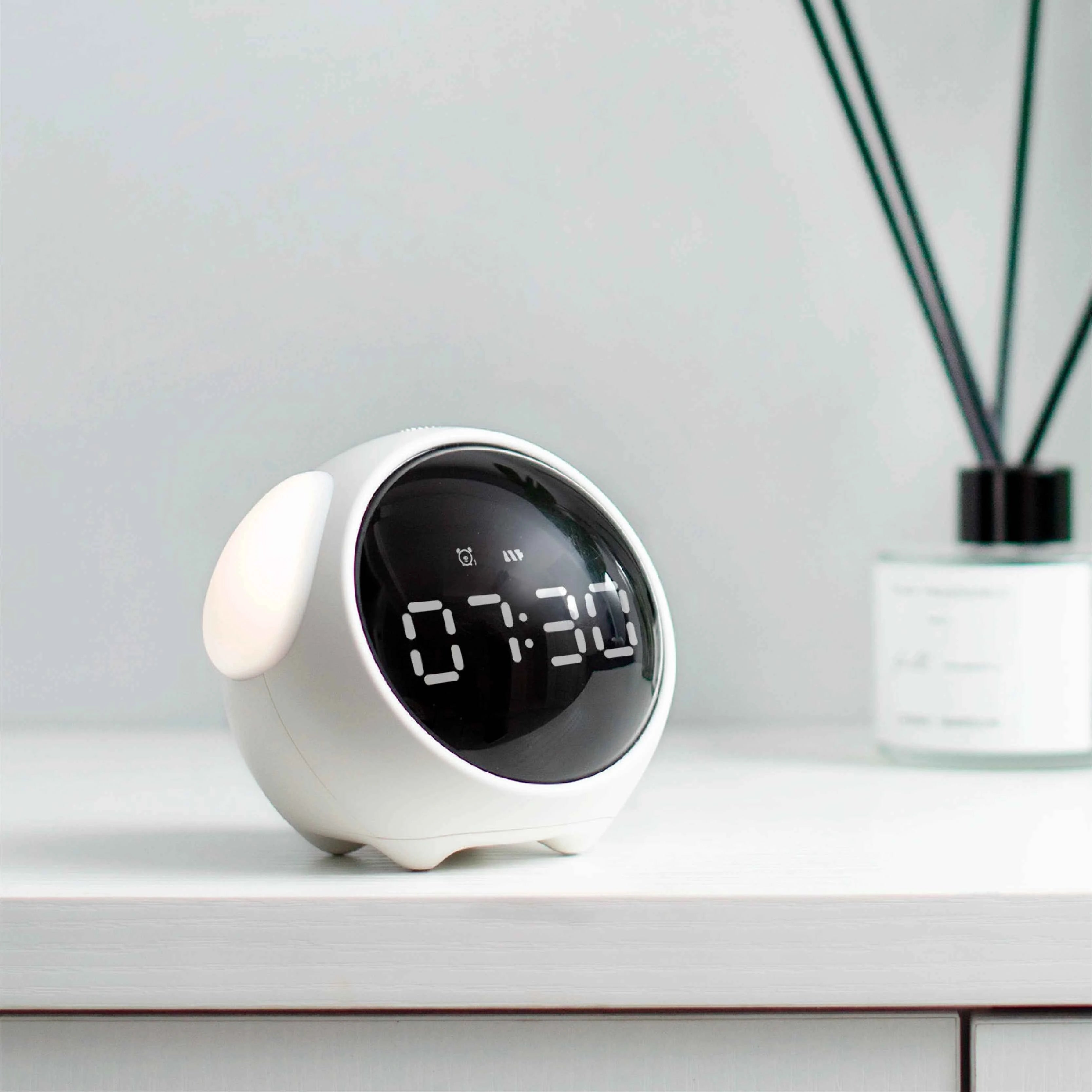 Child Alarm clock Digital Emotion Table Clock WIth Light Wireless Smart Bedside Cute Cartoon Alarm Clock For Kids