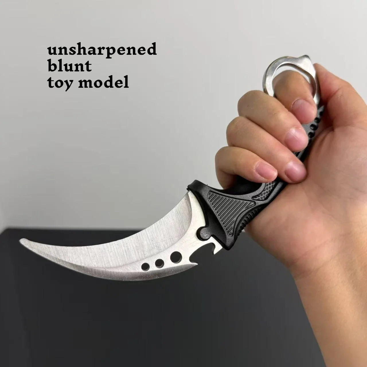CS Karambit Toy – Safe Cosplay Claw Knife with Plastic Sheath