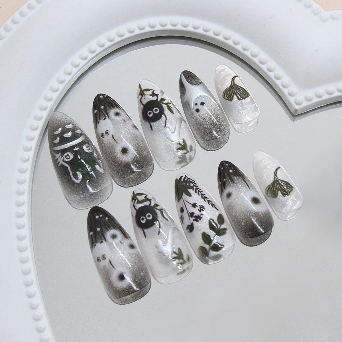 24pcs Gradient Black False Nails Cute Cartoon Cat's Eye Forest Elf Girl Press On Nails Glossy Almond Sweet Cool Fake Nail Tips