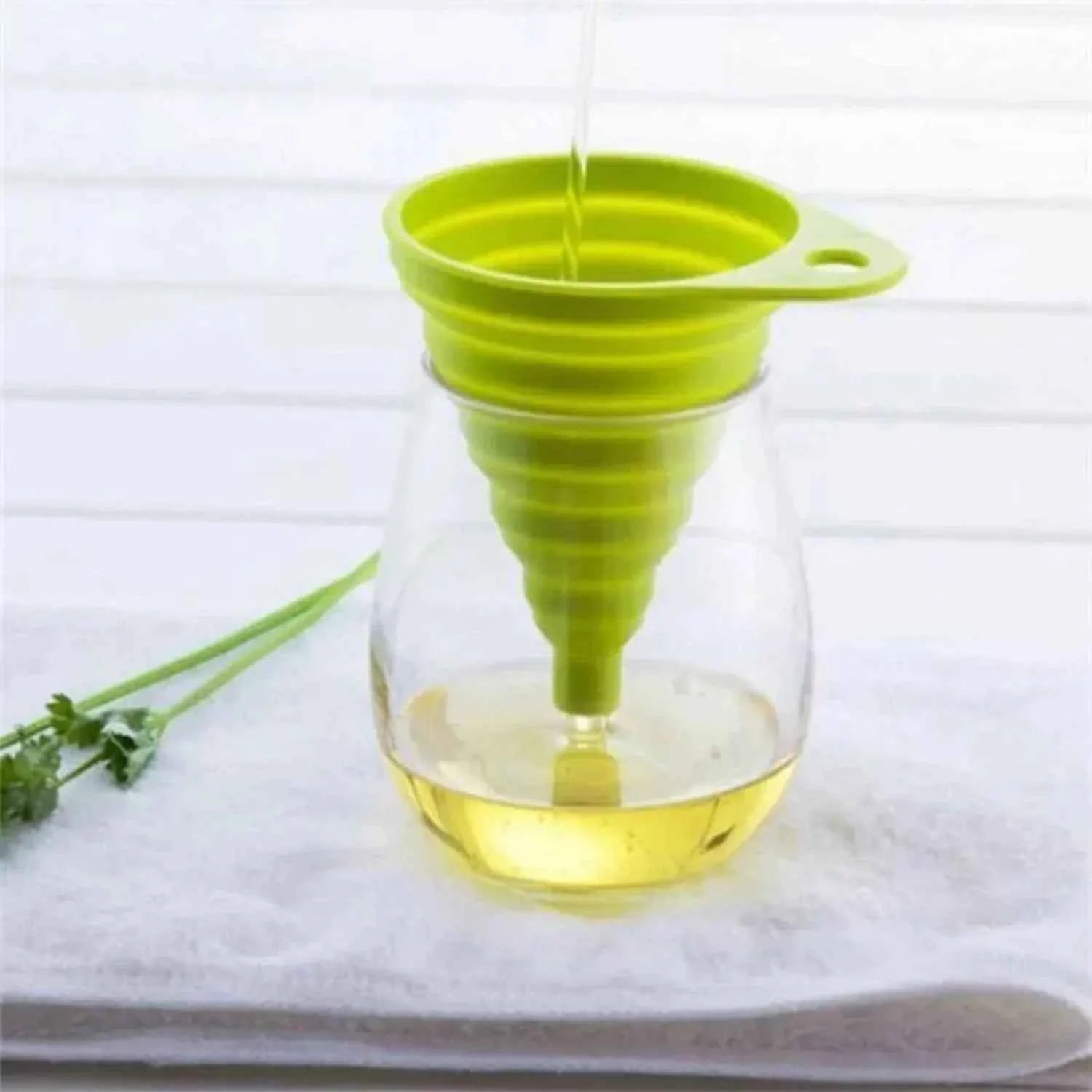 Mini Silicone Collapsible Funnel for Kitchen Bottle Filling Tool