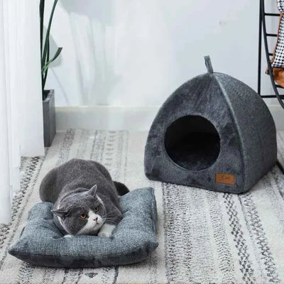 Heated Cat Bed – Self Warming Triangle Cat Cave for Indoor Pets