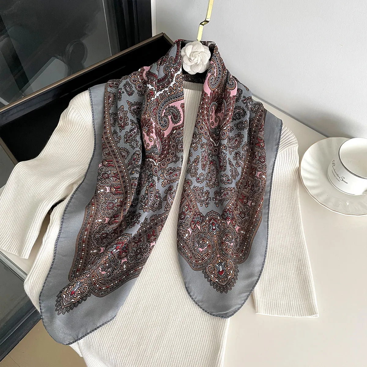 New Fashion 70X70cm Women's Scarf Paisley Print Scarf Cotton Texture Square Shawl Decorative Headband Neck Luxury Design Bandana