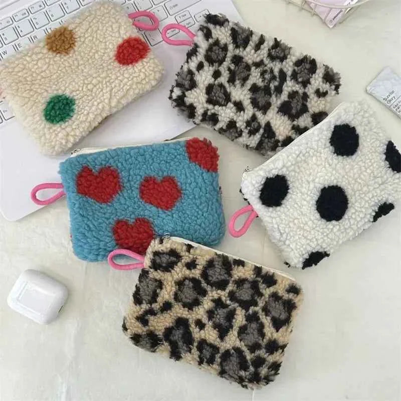 Heart Printed Cute Small Lipstick Cosmetic Bag Travel Makeup Organizer Toiletry Storage Bag Pouch Card Holder Purse Bags