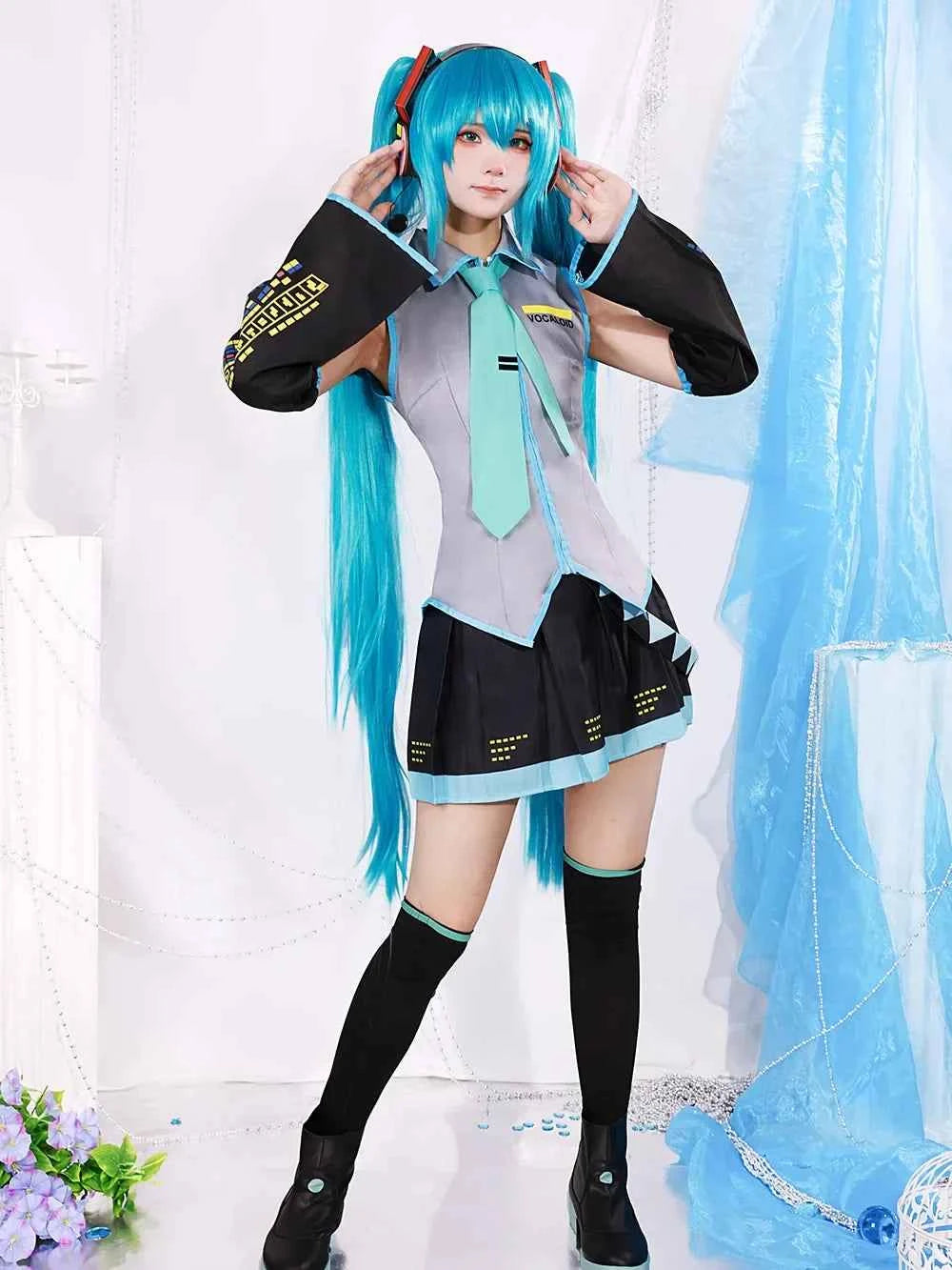 Hatsune Miku Cosplay Costume – Anime Skirt Set with Accessories