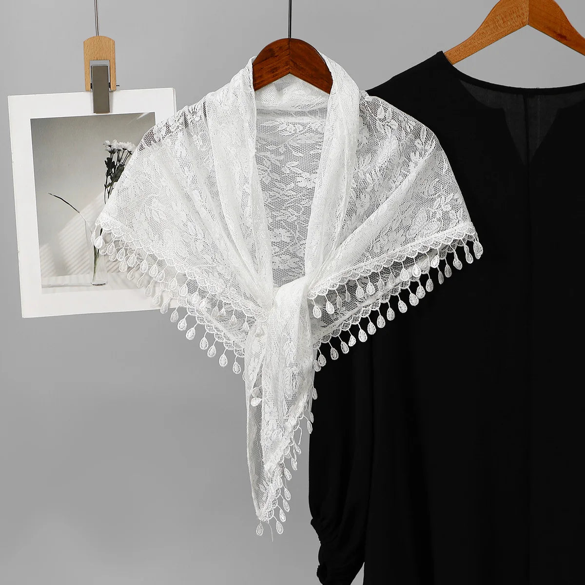Fashion Lace Embrodiery  Tassel Triangle Scarf Women Headscarf Female Eid Summer Shawls Scarves Long Veil Floral Scarf Turban