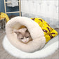 Christmas Warm Cat Kennel – Cozy Closed Cat Bed & Winter Sleeping Bag