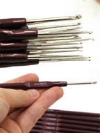 QJH Crochet Hook Set of 16 Plastic Handle Crochet Hooks Handle Knitting Needles Set Crochetings Knittings 0.5mm-2.5mm