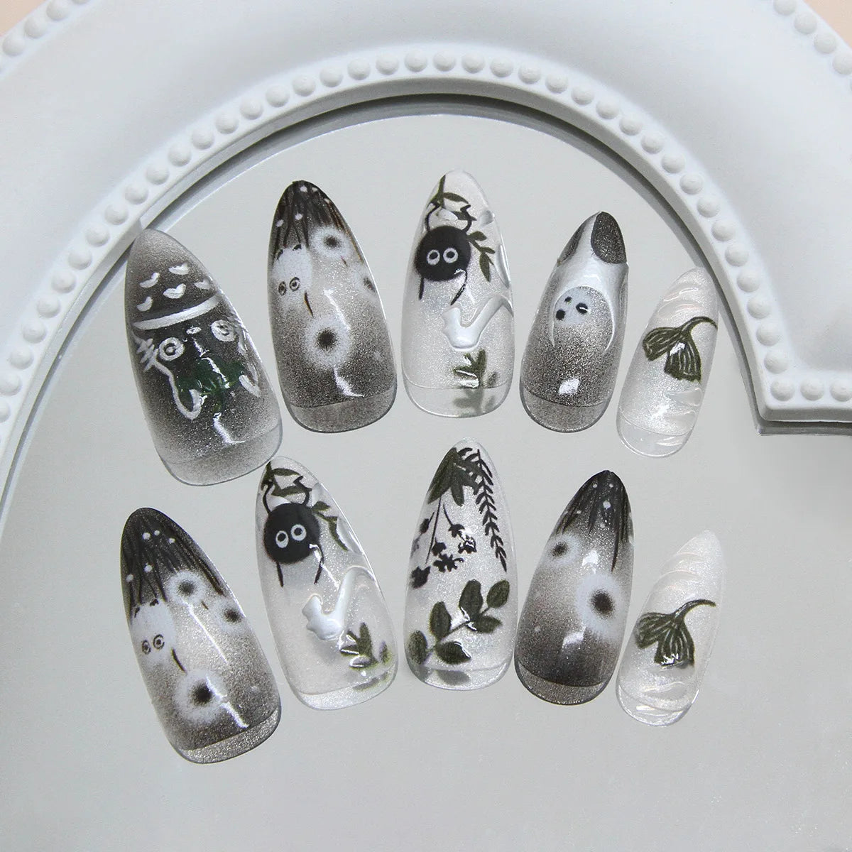 24pcs Gradient Black False Nails Cute Cartoon Cat's Eye Forest Elf Girl Press On Nails Glossy Almond Sweet Cool Fake Nail Tips
