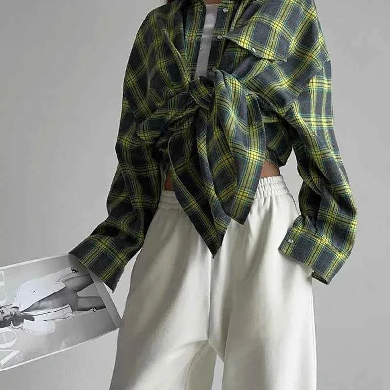 New Vintage Women Oversized Long Sleeve Plaid Shirt Blouse Tops Autumn Winter Button Down Loose Lapel Pocket Shirt Korean Style