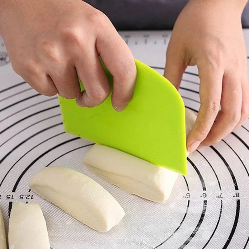 Plastic Cake Cream Spatula – Smooth Edge Dough & Butter Scraper