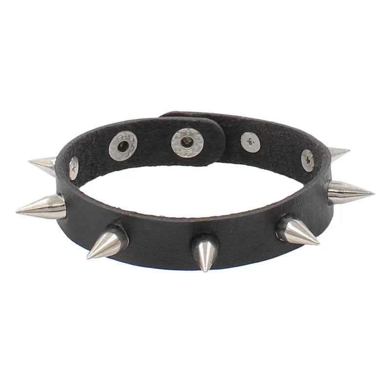 Punk Fashion Men Black Cuff Leather Bracelet Wristband Metal Rivets Stud Charm 80s Wrap Bangle for Women Rock Gothic Jewelry