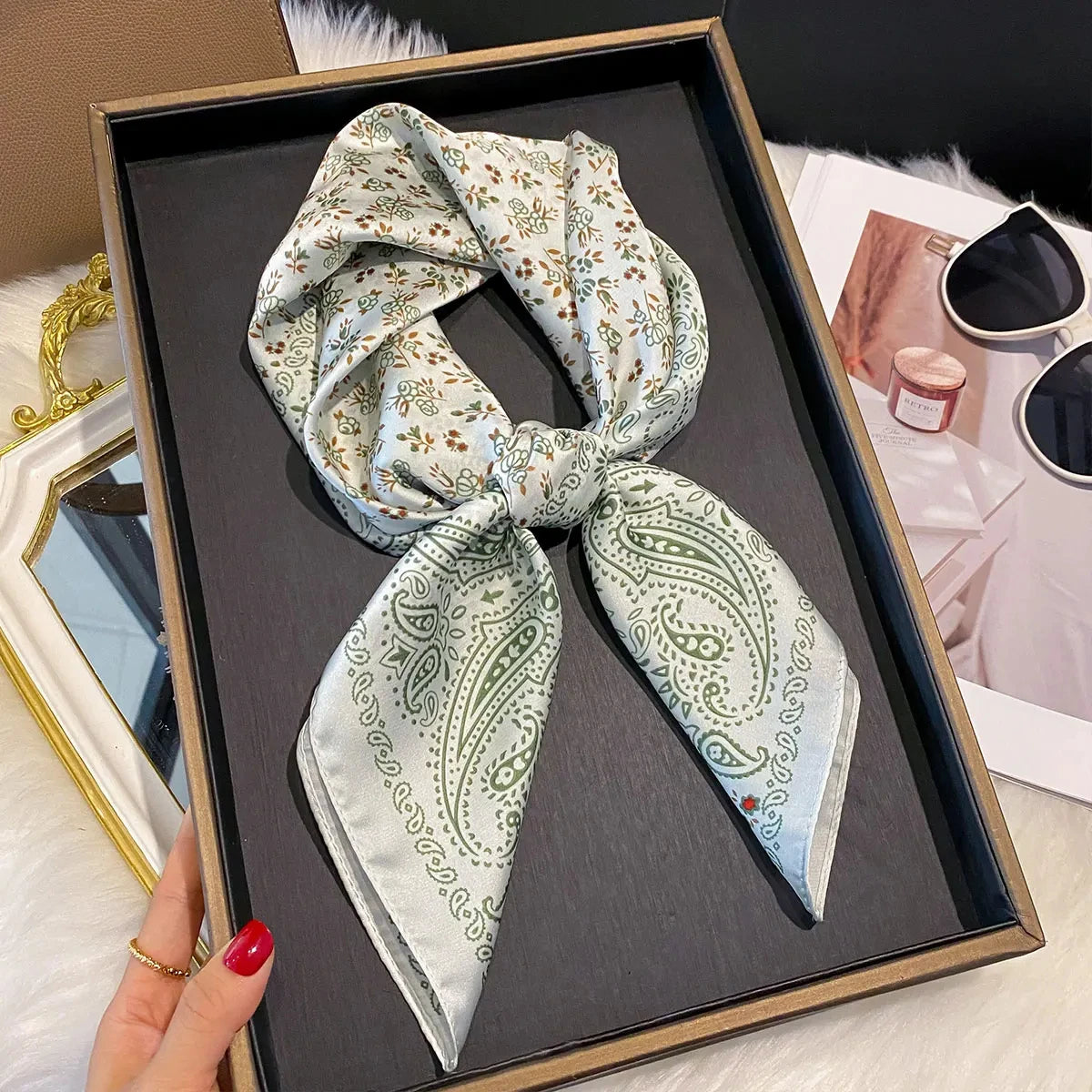 2025 New Fashion 70X70cm Women's Scarf Silk Paisley Print Scarf Square Shawl Decorative Headband Neck Luxury Design Bandana