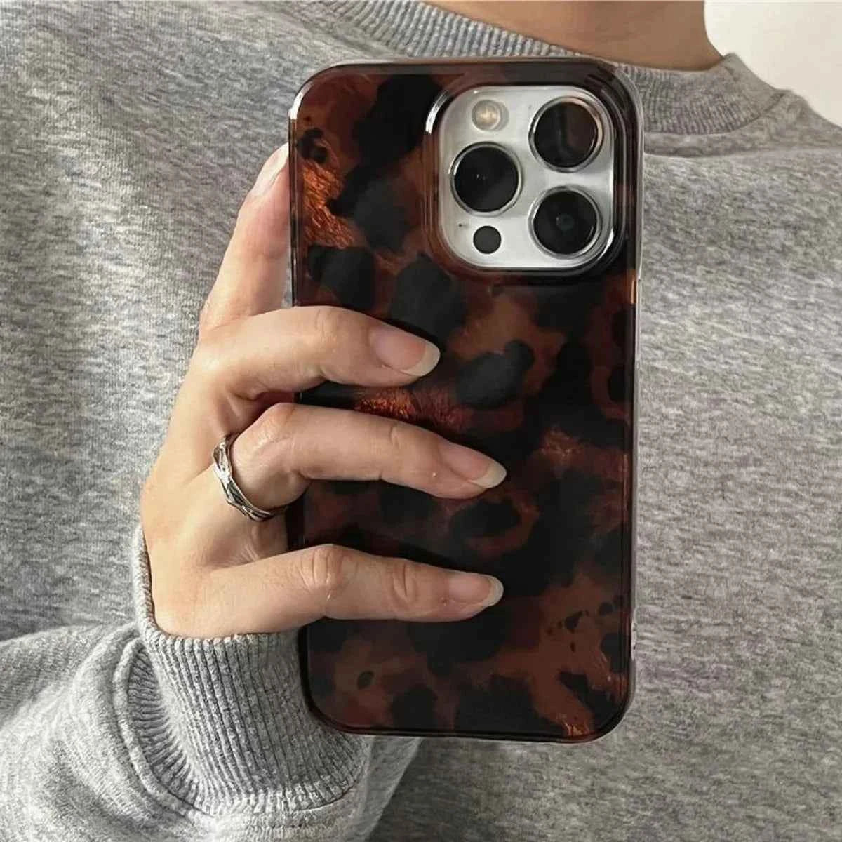 Retro Amber Texture Laser Phone Case For iPhone 17 16 Pro Max 15 14 13 12 11 XS XR 7 8 Plus 16E Stylish Leopard Print Soft Cover
