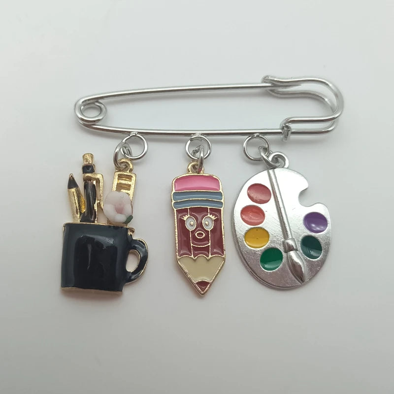The new fashion teacher and scholar brooch will give you a lot of inspiration. Small gift brooch for teachers and students