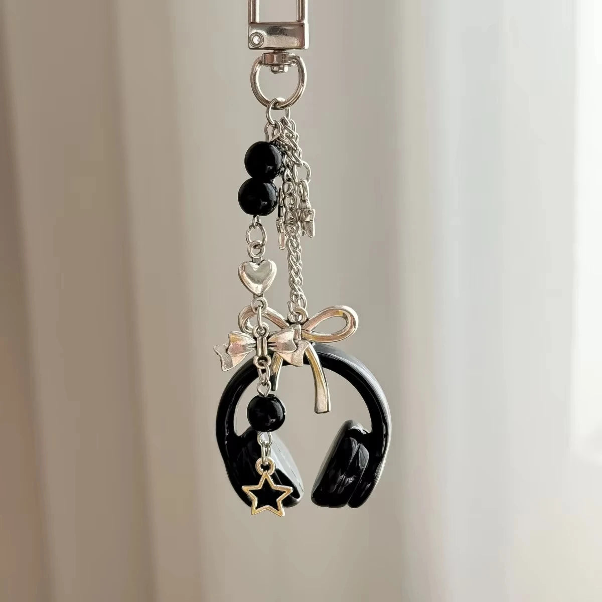 Premium Music Headphone Bag Charms Unisex Keychain Phone Strap Couple Gifts Backpack Pendant Accessory