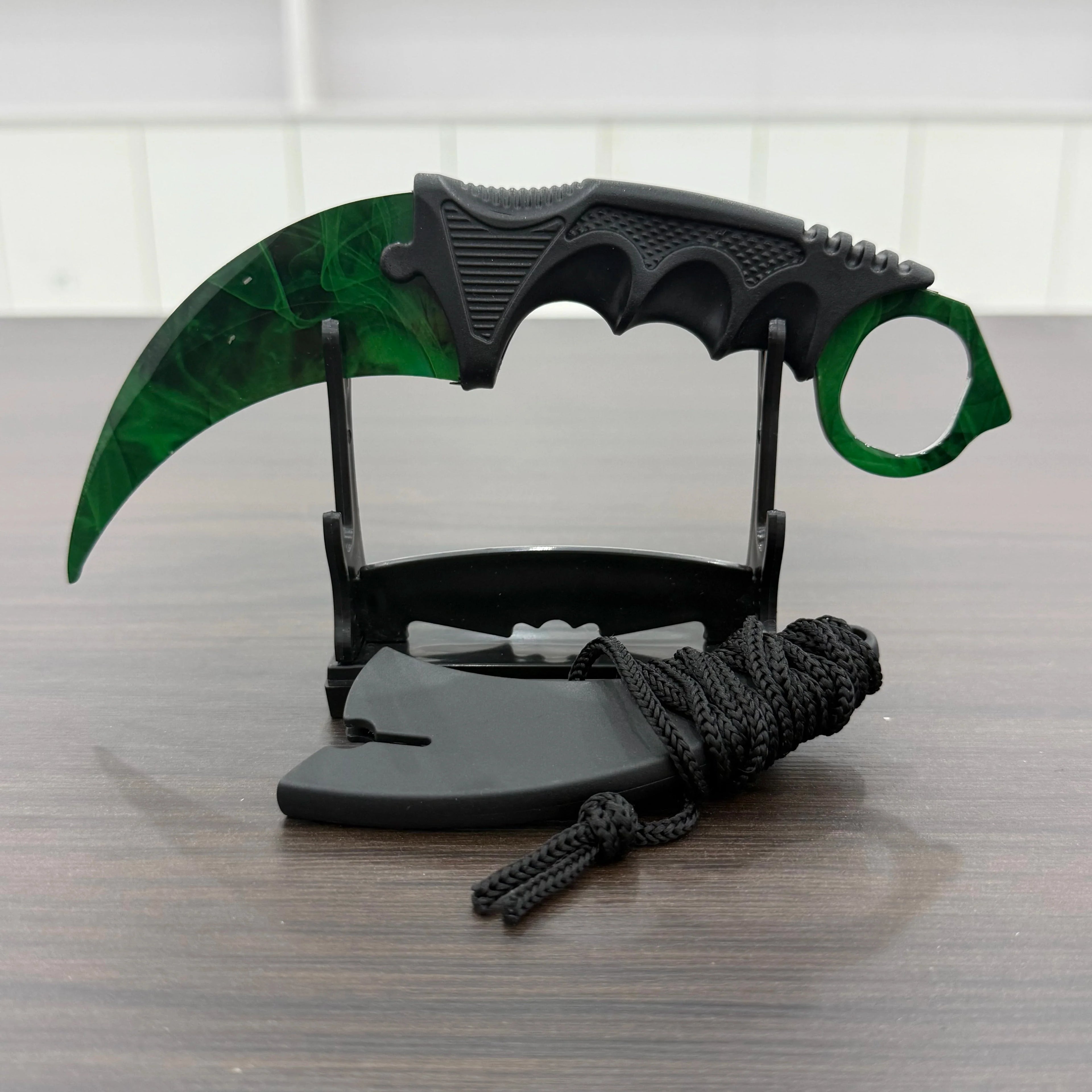 Sakura Karambit Toy – Cosplay Prop & Decorative Claw Model