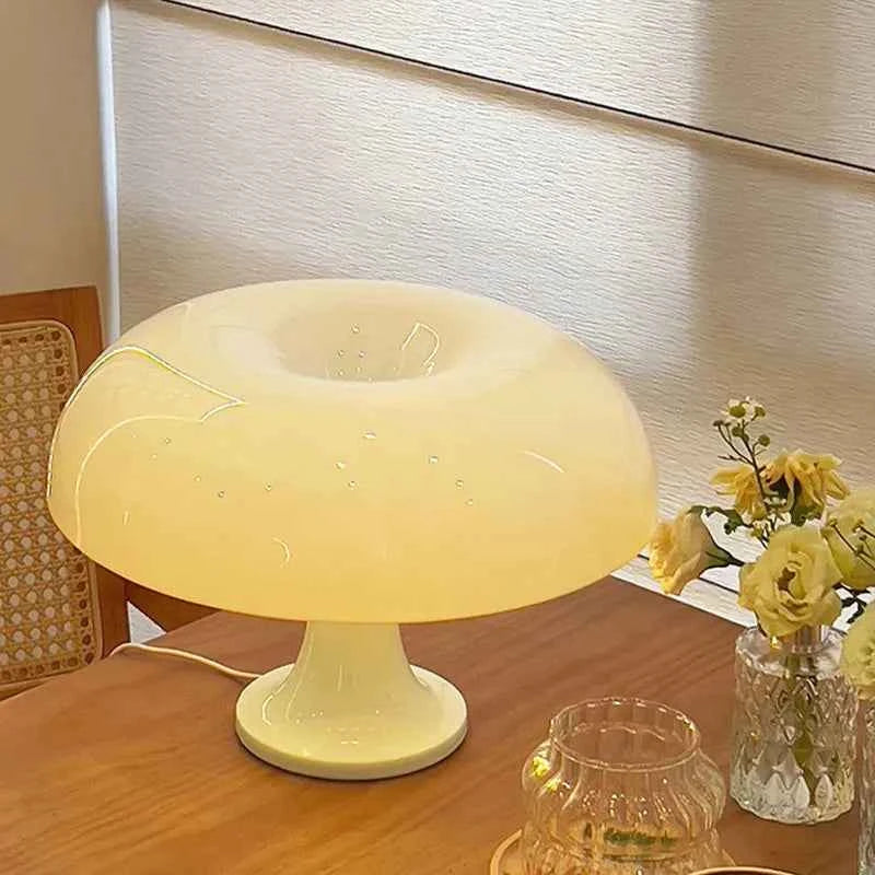 Led Mushroom Table Lamp, Modern Minimalist Desk Lamp, USB Powered, Three-Color Dimming, Suitable for Hotel and Bedroom Lighting.